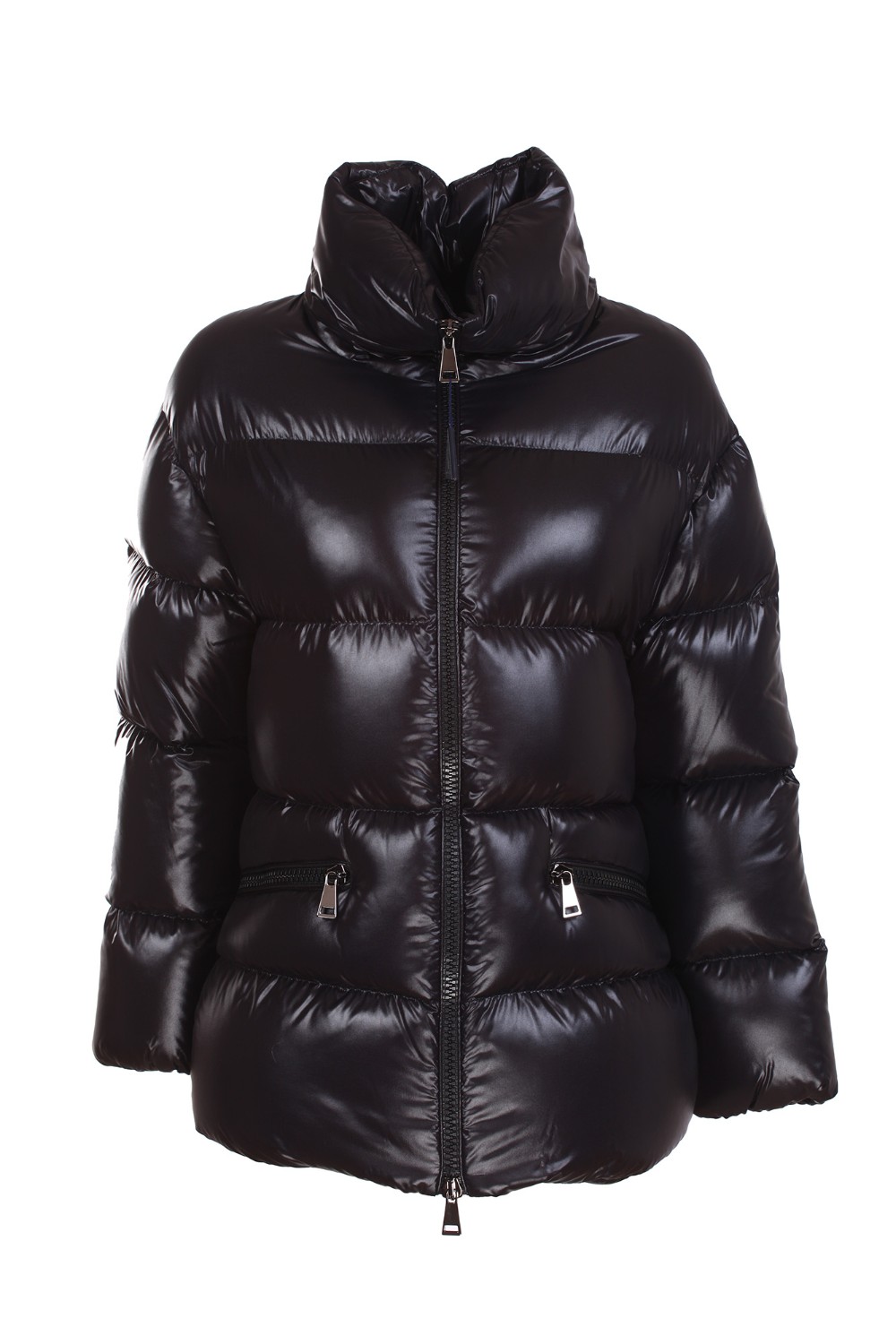 shop MONCLER Sales Giacchetto: Moncler Piumino corto Genos.
Realizzato in nylon laqué.
Fodera in nylon laqué.
Imbottitura in piuma.
Cappuccio.
Chiusura con zip.
Tasche con zip.
Polsi elasticizzati regolabili.
Fondo del capo regolabile con coulisse elastica.
Logo in feltro.
Vestibilità ampia.
Composizione imbottitura: 90% Piumino, 10% Piuma.
Composizione:  100% Poliammide.
Fabbricato in Romania.. GENOS1A00108 68950-999 number 4741544